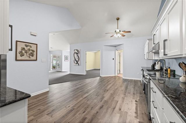 6147 NE KENSINGTON Drive 26B, Lee's Summit, MO 64064