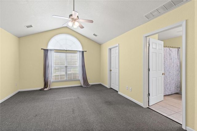 6147 NE KENSINGTON Drive 26B, Lee's Summit, MO 64064