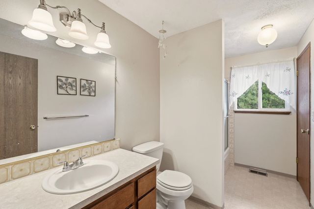 4821 S Bates Rd, Spokane Valley, WA 99206