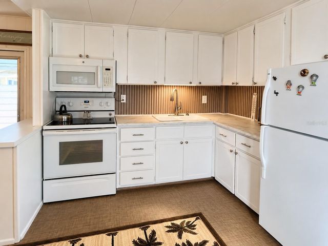 2113 ILLINOIS AVENUE, Bradenton, FL 34207
