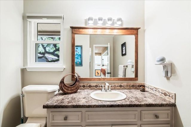 7001 Danwood DR, Austin, TX 78759