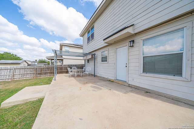 423 Golden Walk, San Antonio, TX 78227