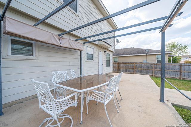 423 Golden Walk, San Antonio, TX 78227