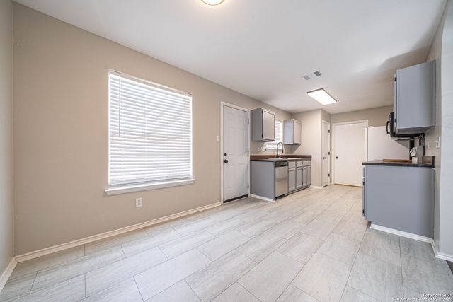 423 Golden Walk, San Antonio, TX 78227