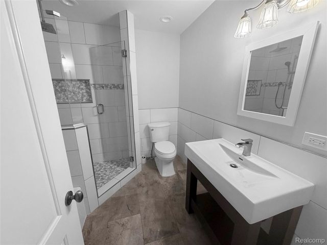 35854 Castlemeadow Drive, Farmington Hills, MI 48335