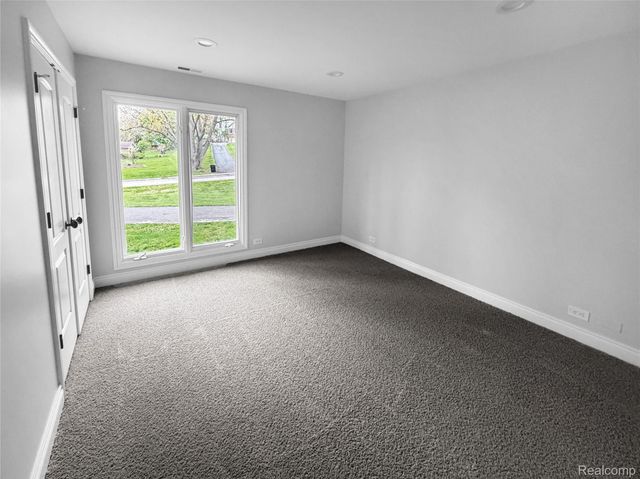 35854 Castlemeadow Drive, Farmington Hills, MI 48335