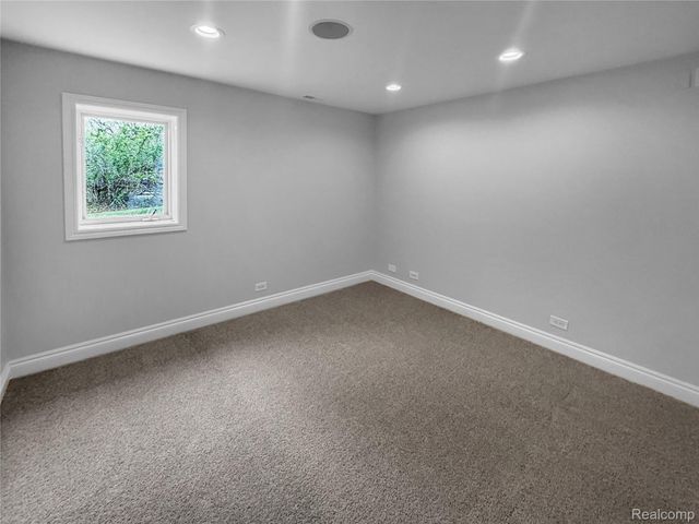 35854 Castlemeadow Drive, Farmington Hills, MI 48335