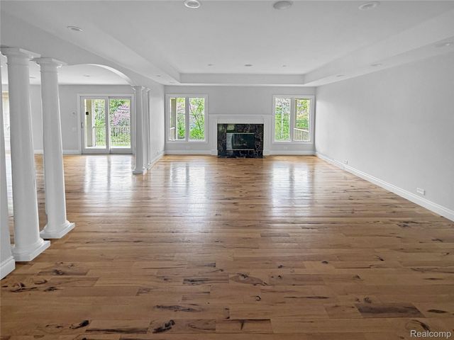 35854 Castlemeadow Drive, Farmington Hills, MI 48335