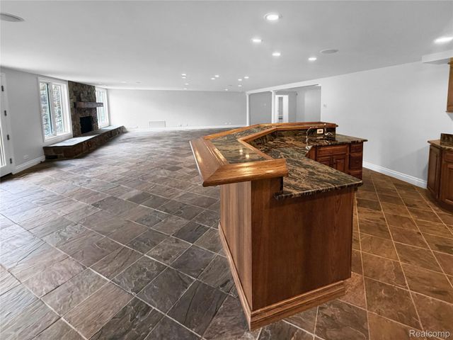 35854 Castlemeadow Drive, Farmington Hills, MI 48335