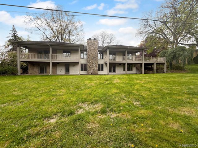 35854 Castlemeadow Drive, Farmington Hills, MI 48335