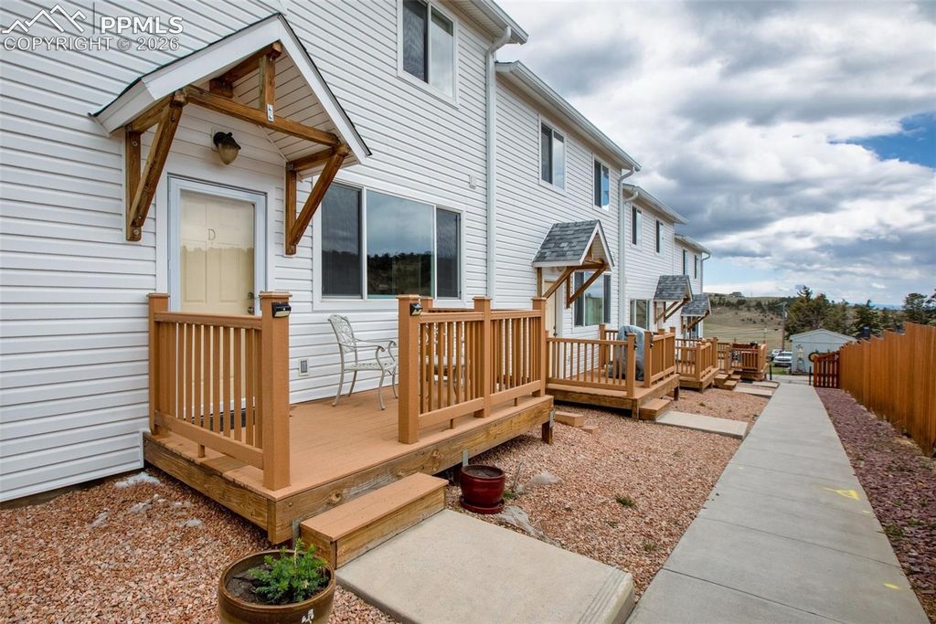 425 W Eaton Avenue D, Cripple Creek, CO 80813 — photo 2