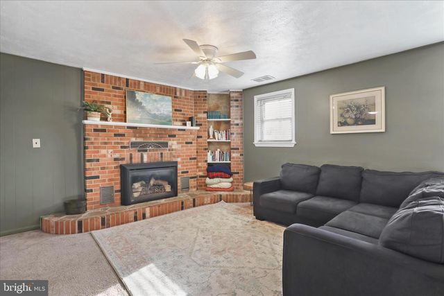 1832 RIDGEWAY RD, Front Royal, VA 22630