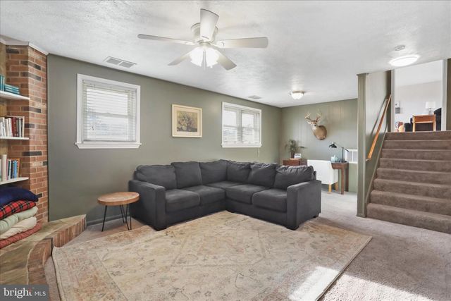 1832 RIDGEWAY RD, Front Royal, VA 22630