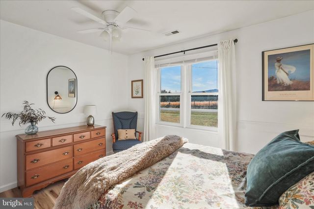 1832 RIDGEWAY RD, Front Royal, VA 22630