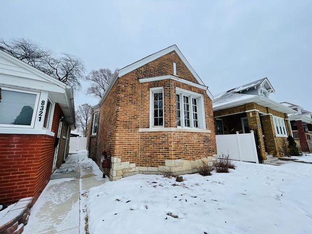 8325 S Cregier Avenue, Chicago, IL 60617