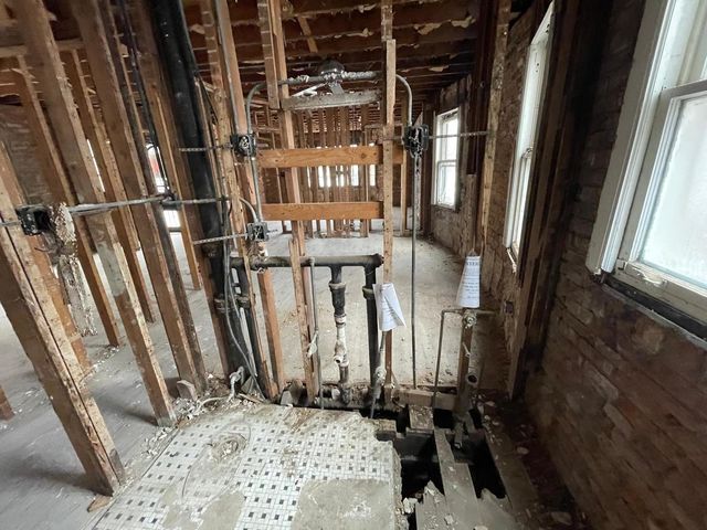 8325 S Cregier Avenue, Chicago, IL 60617