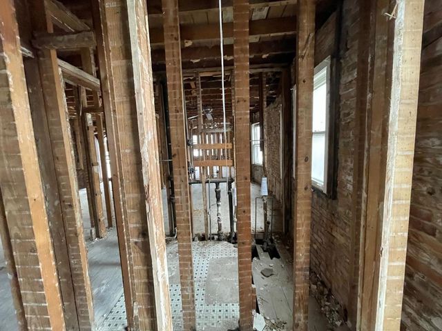 8325 S Cregier Avenue, Chicago, IL 60617