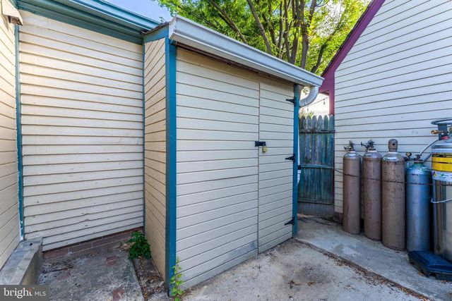 762-B WALKER RD, Great Falls, VA 22066