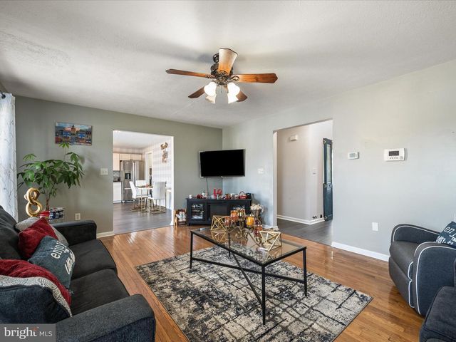 155 FENIMORE DR, Inwood, WV 25428