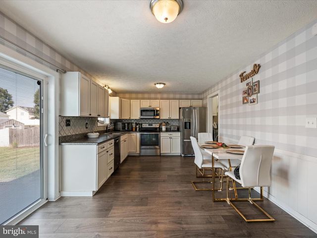 155 FENIMORE DR, Inwood, WV 25428