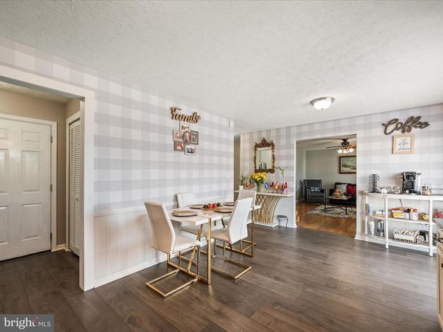 155 FENIMORE DR, Inwood, WV 25428