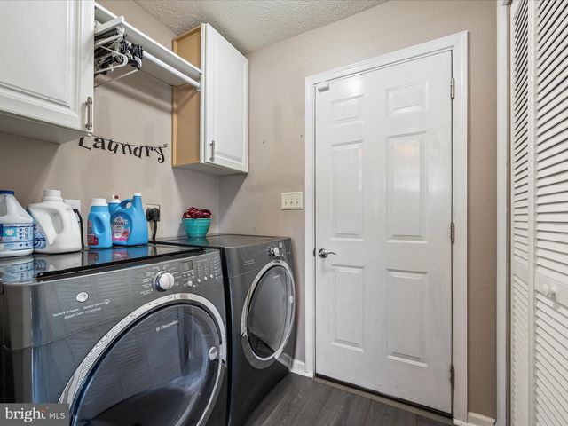 155 FENIMORE DR, Inwood, WV 25428