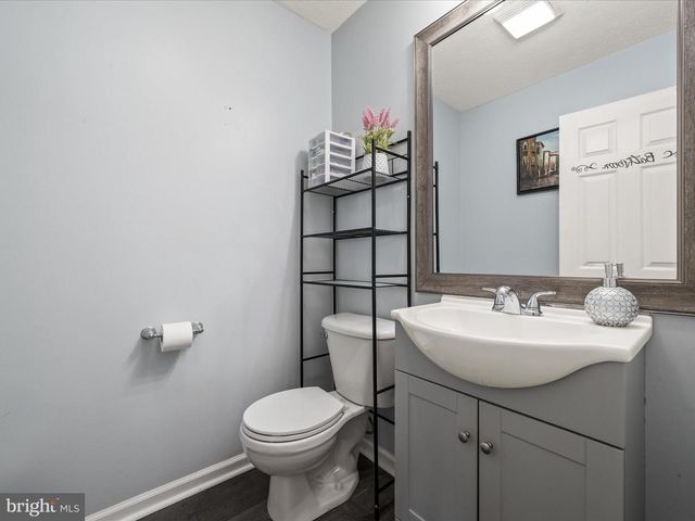 155 FENIMORE DR, Inwood, WV 25428