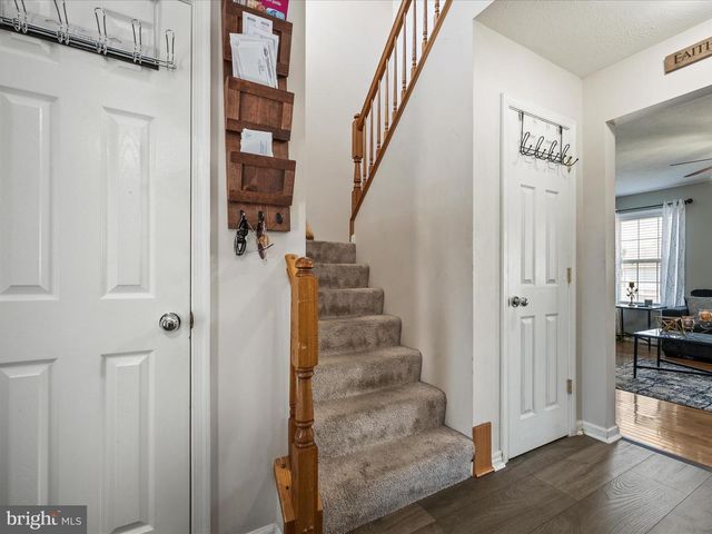 155 FENIMORE DR, Inwood, WV 25428