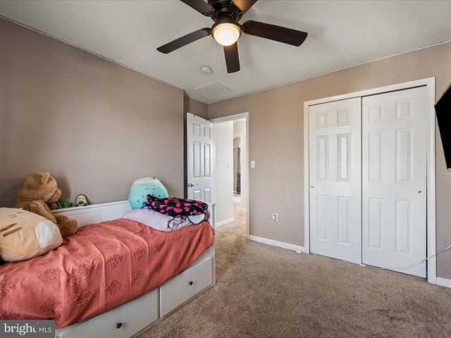 155 FENIMORE DR, Inwood, WV 25428