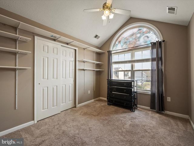 155 FENIMORE DR, Inwood, WV 25428