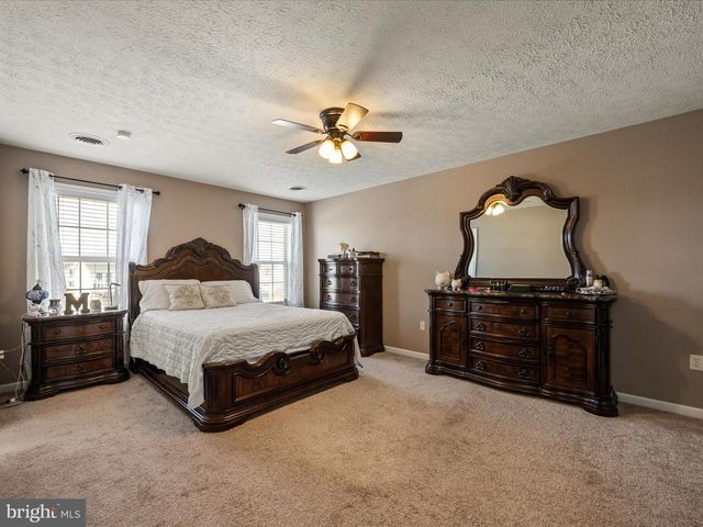 155 FENIMORE DR, Inwood, WV 25428