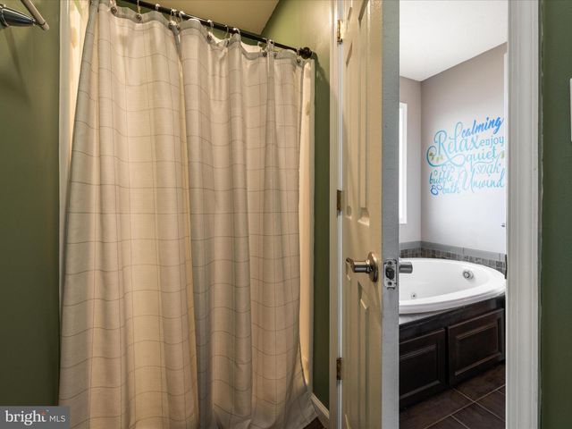 155 FENIMORE DR, Inwood, WV 25428