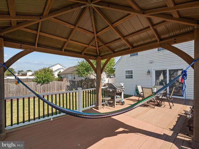 155 FENIMORE DR, Inwood, WV 25428