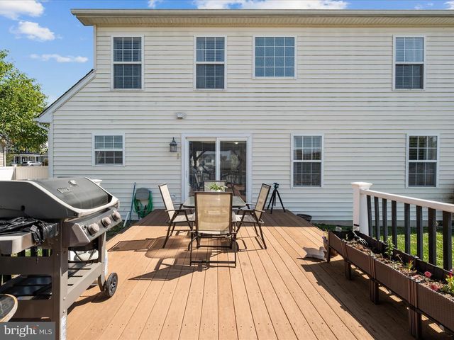 155 FENIMORE DR, Inwood, WV 25428