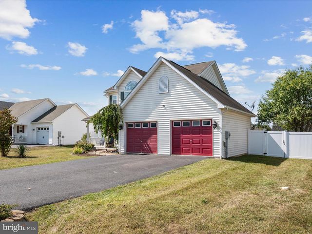 155 FENIMORE DR, Inwood, WV 25428