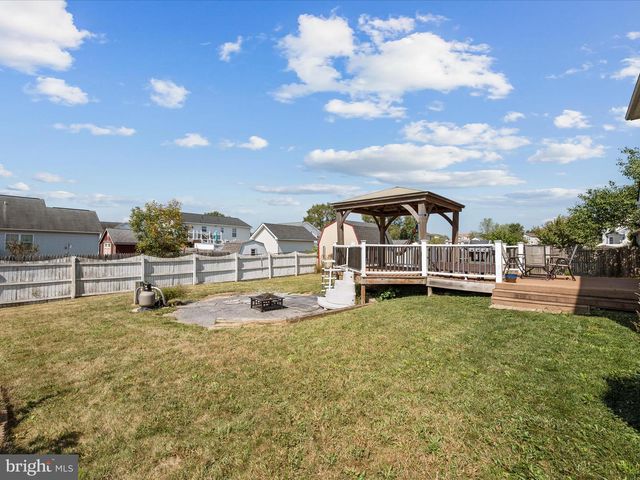 155 FENIMORE DR, Inwood, WV 25428