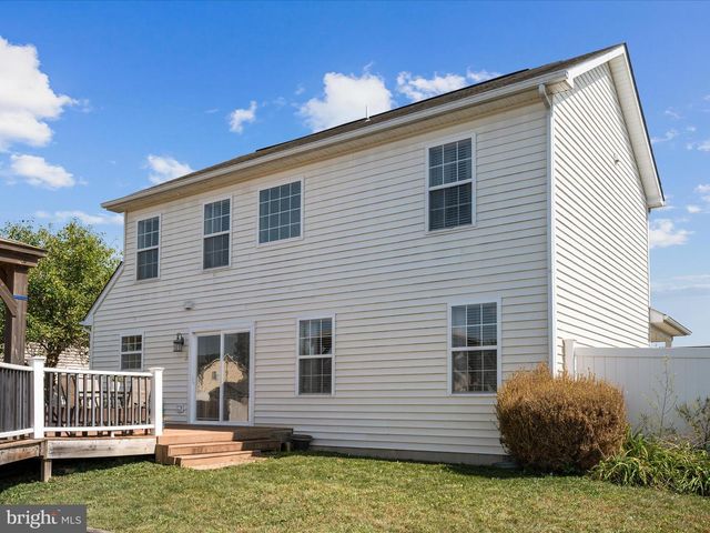 155 FENIMORE DR, Inwood, WV 25428