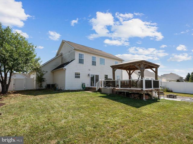 155 FENIMORE DR, Inwood, WV 25428
