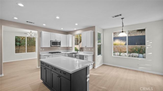 1728 Tamarron, Corona, CA 92883