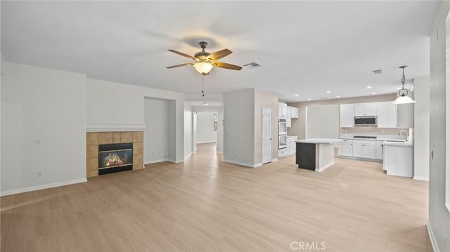 1728 Tamarron, Corona, CA 92883