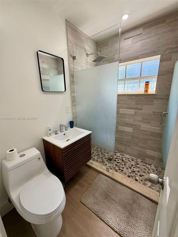 15800 NE 15th Ave, North Miami Beach, FL 33162