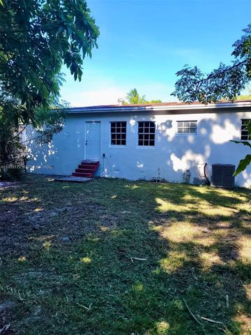 15800 NE 15th Ave, North Miami Beach, FL 33162