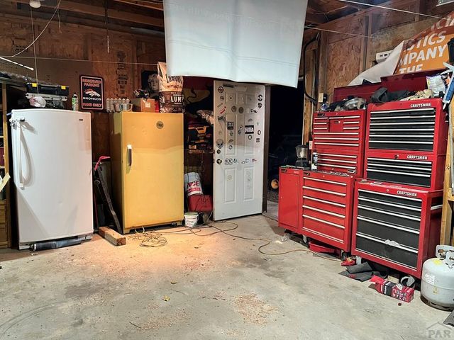 909 E Waverly Dr, Pueblo West, CO 81007