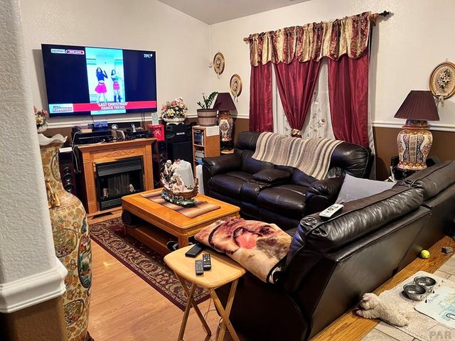 909 E Waverly Dr, Pueblo West, CO 81007