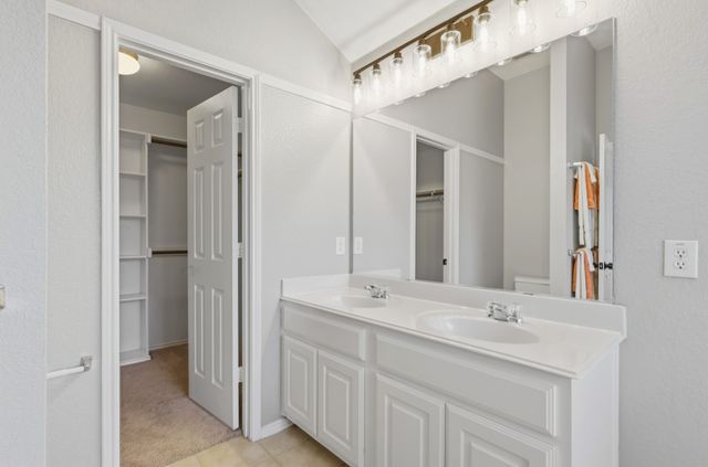 1136 Kachina Lane, Fort Worth, TX 76052