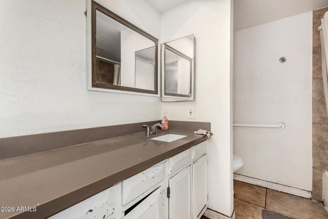 7522 W CHEERY LYNN Road, Phoenix, AZ 85033