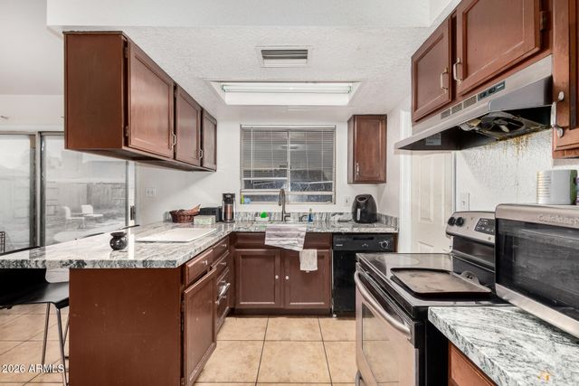 7522 W CHEERY LYNN Road, Phoenix, AZ 85033