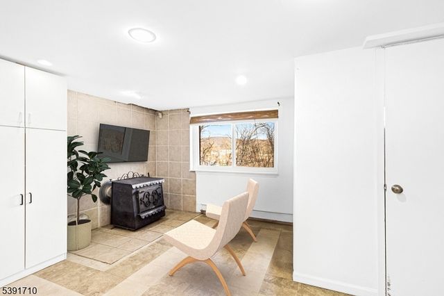 2 Roger Ave, Wanaque Boro, NJ 07420