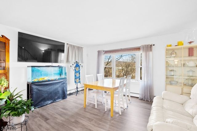 2 Roger Ave, Wanaque Boro, NJ 07420