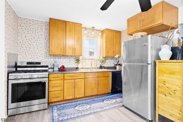 2 Roger Ave, Wanaque Boro, NJ 07420